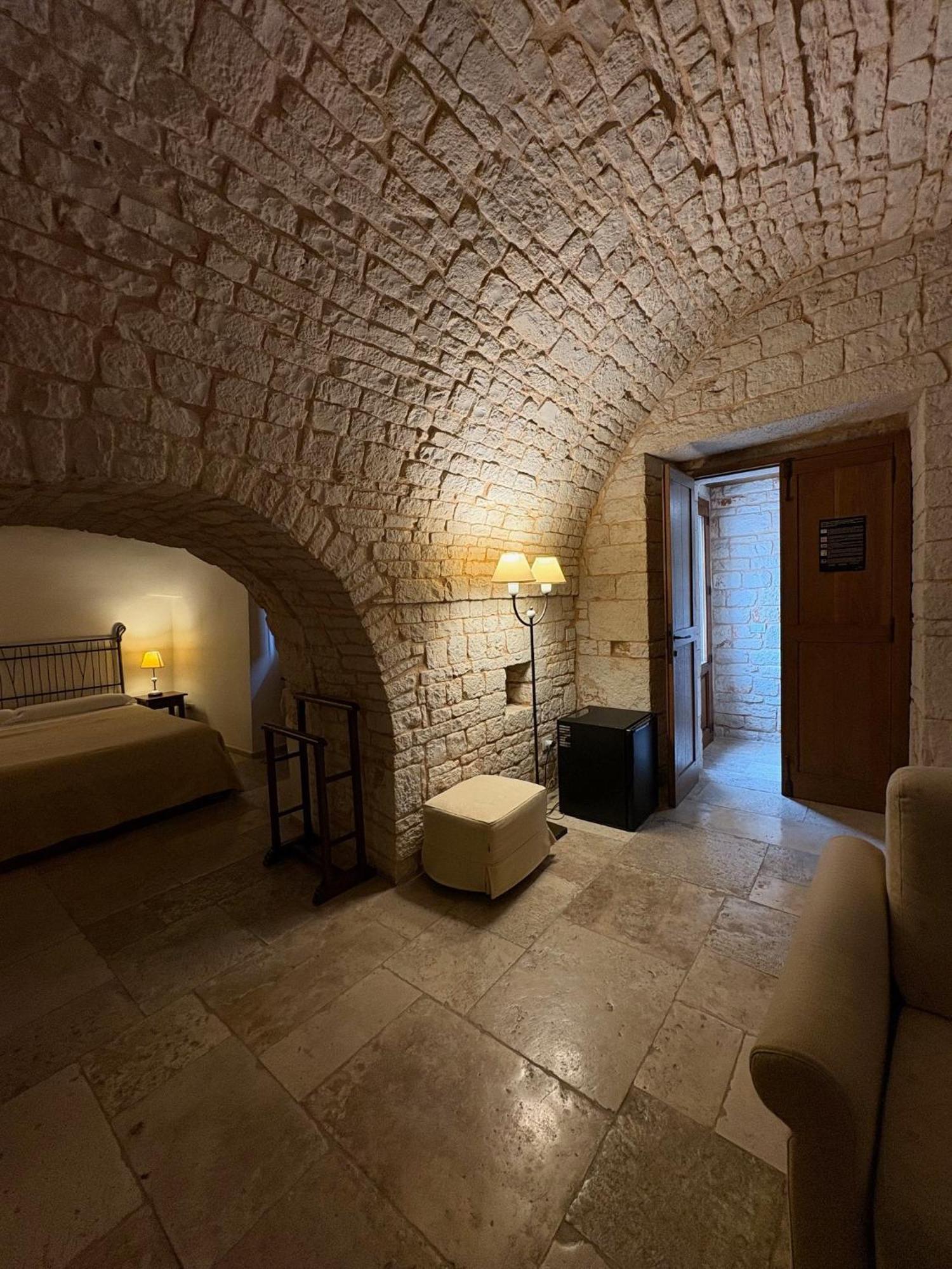 Tipico Suite Альберобелло Экстерьер фото