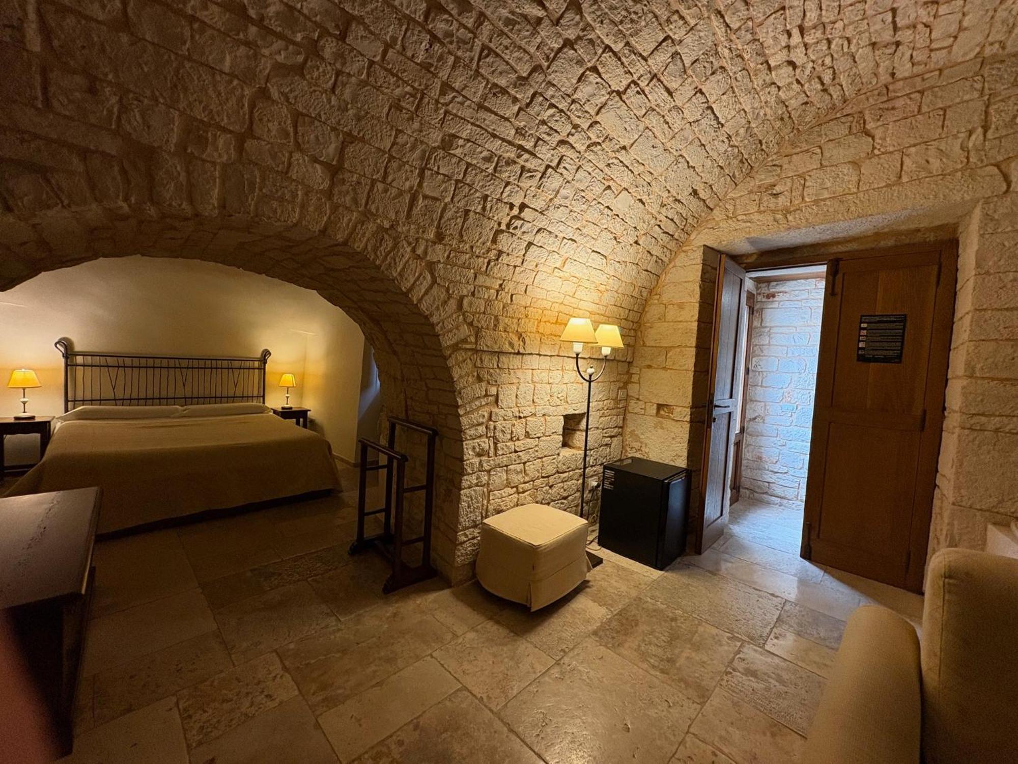 Tipico Suite Альберобелло Экстерьер фото